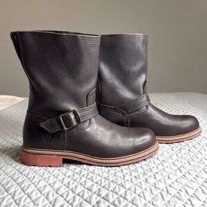 Arist “Stonewall” Men’s Full Grain Leather Engineer-Style Pull on Boots Size 9.5